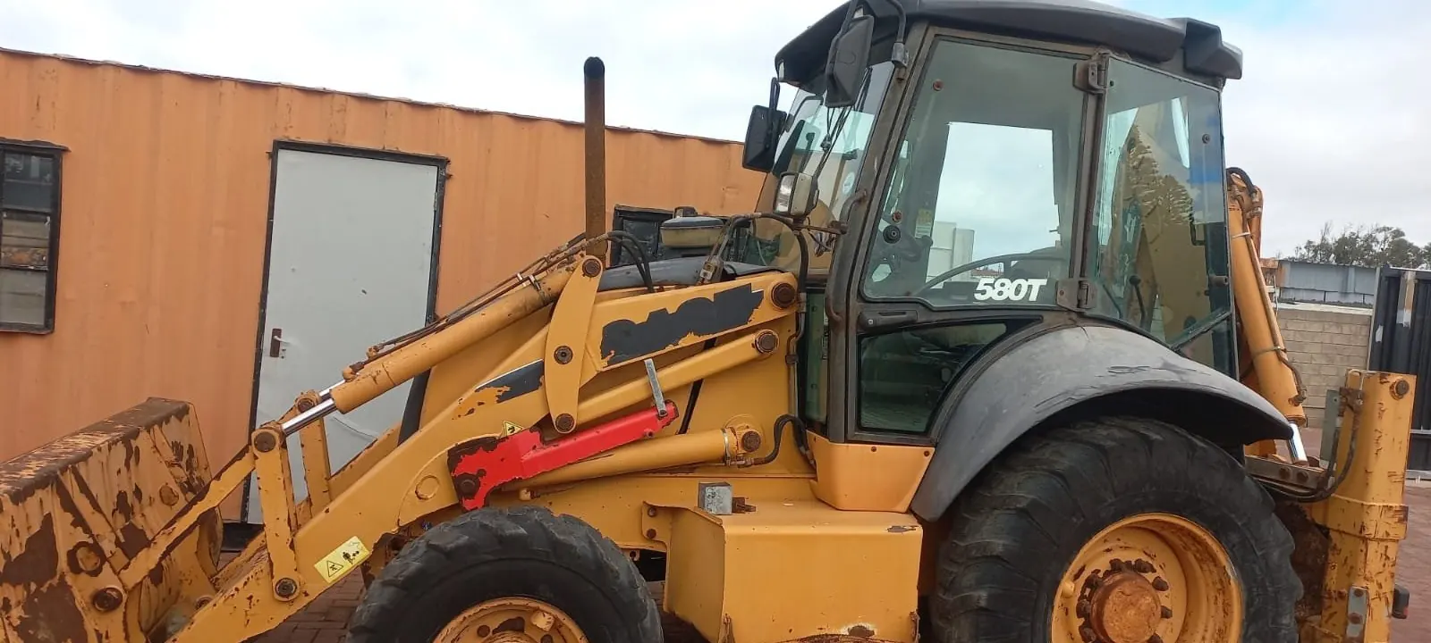 CASE 580T TLB available for hire from WAFCON in Cape Town